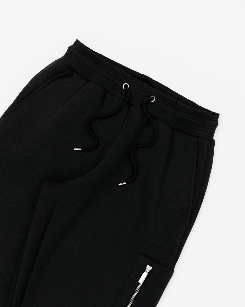 Benjart Chrome HRH Utility Joggers in black, pocket detail