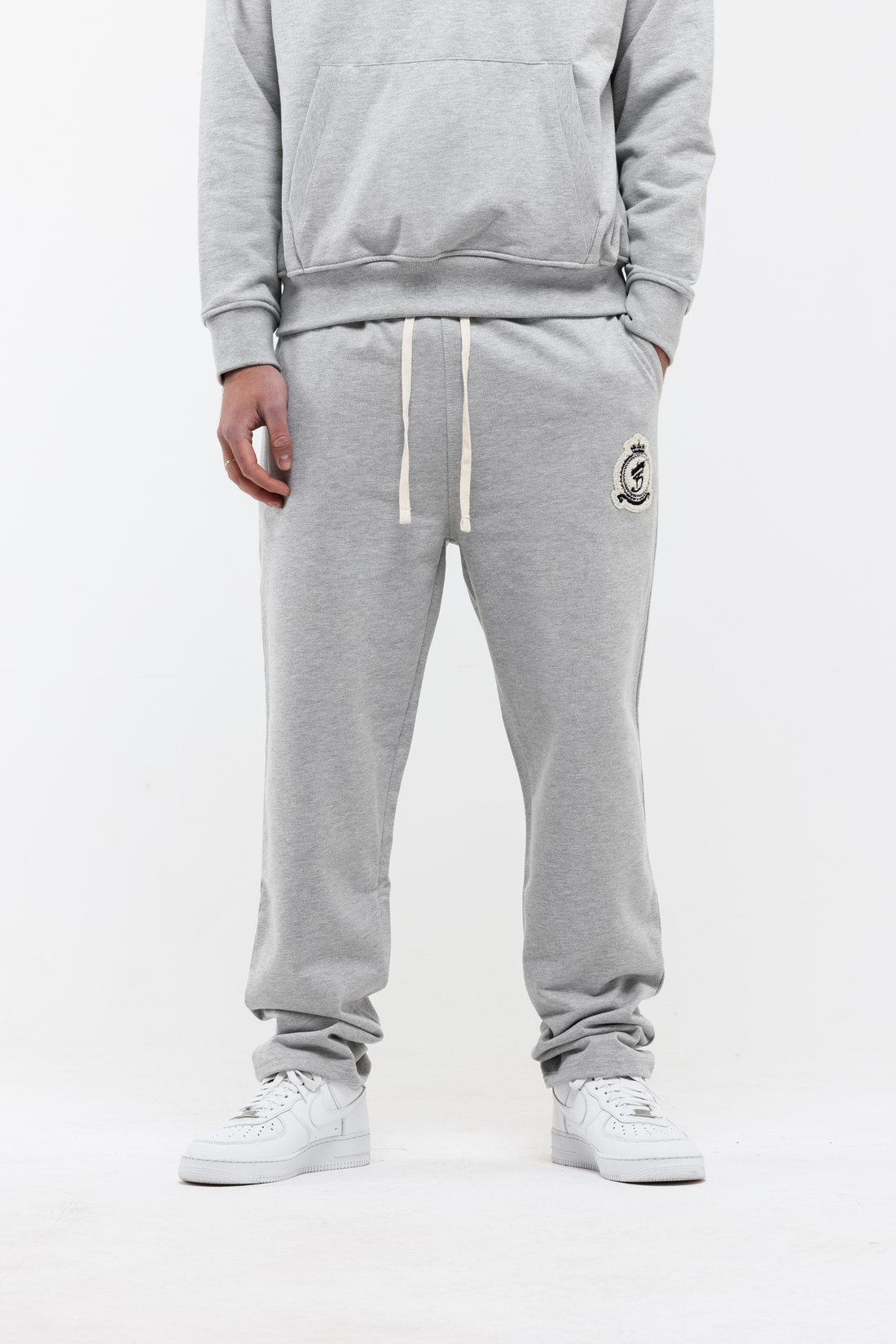 Benjart Chenille Badge Joggers in melange grey, badge detail