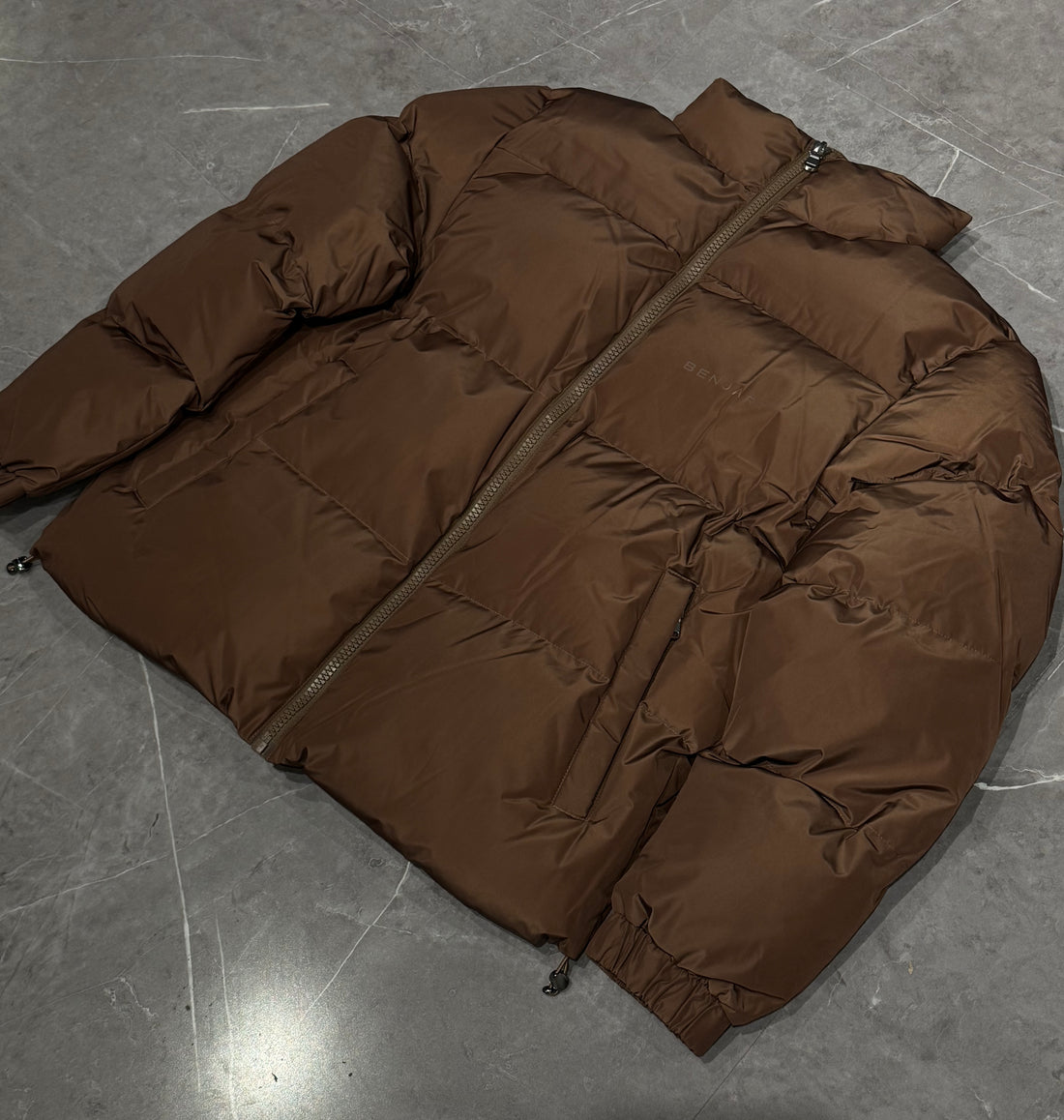Benjart Cartier Puffer Jacket in brown, detail view
