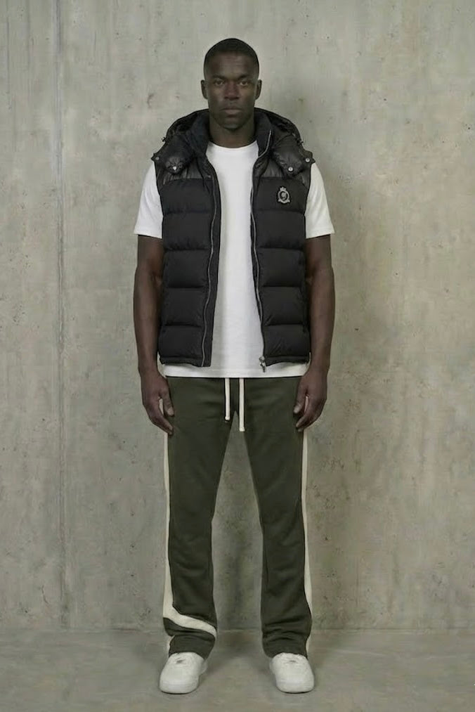 Benjart HRH Hooded Gilet in black, front view