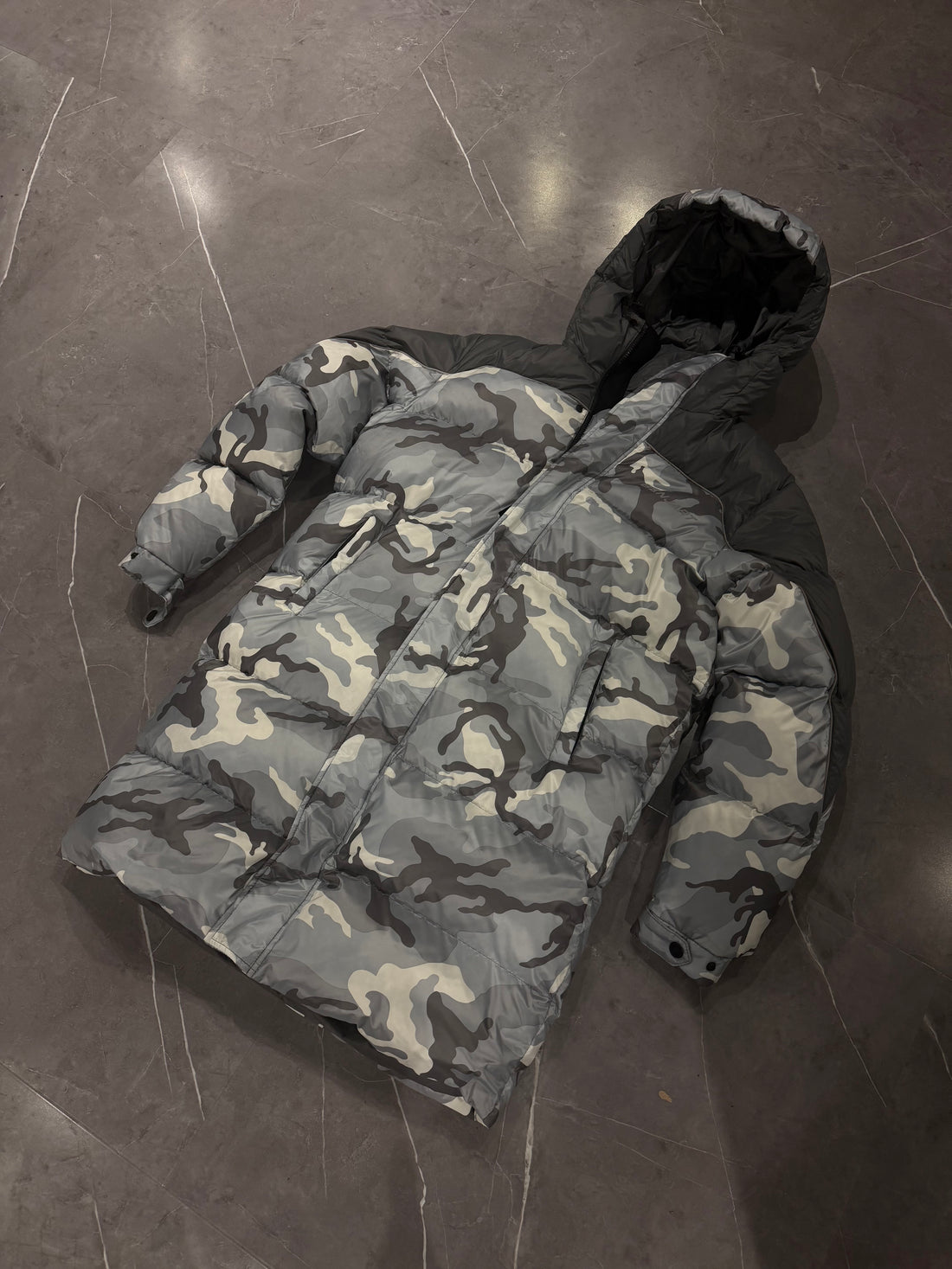 Camo Long Line Puffer MEDIUM