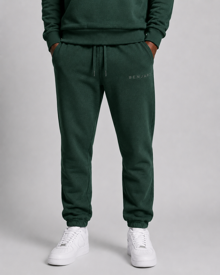 Benjart Blanks Joggers in pine green, front view