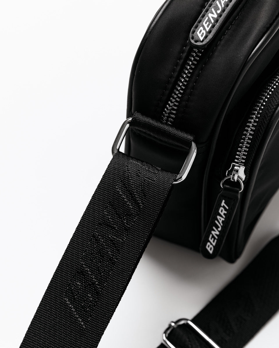Nylon Outdoor Messenger Bag - Black