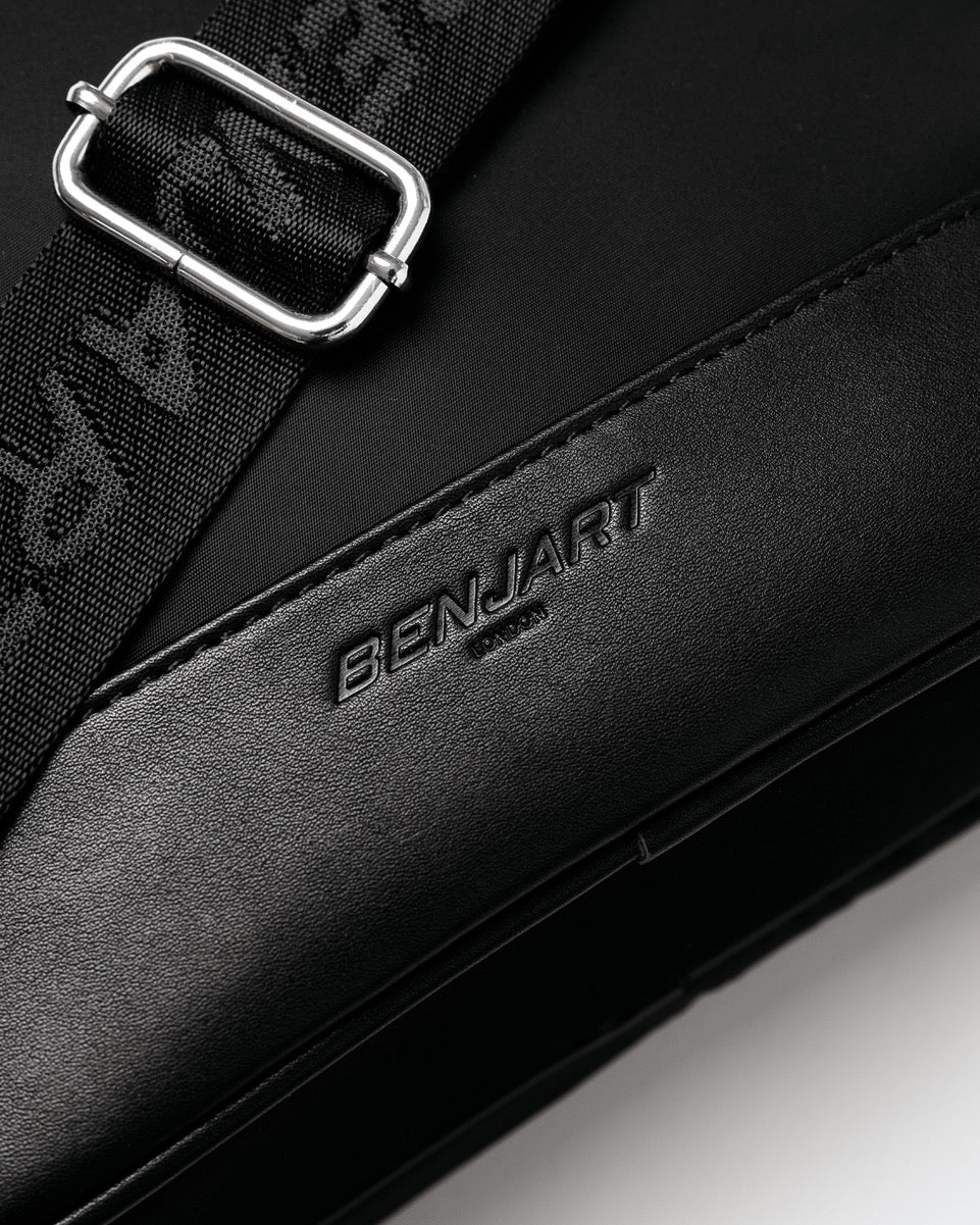 Nylon Outdoor Messenger Bag - Black